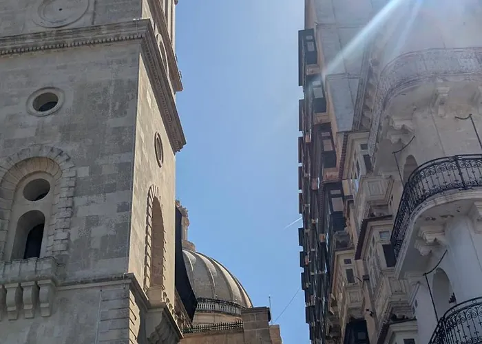 Ruwts Authentic Maisonette *