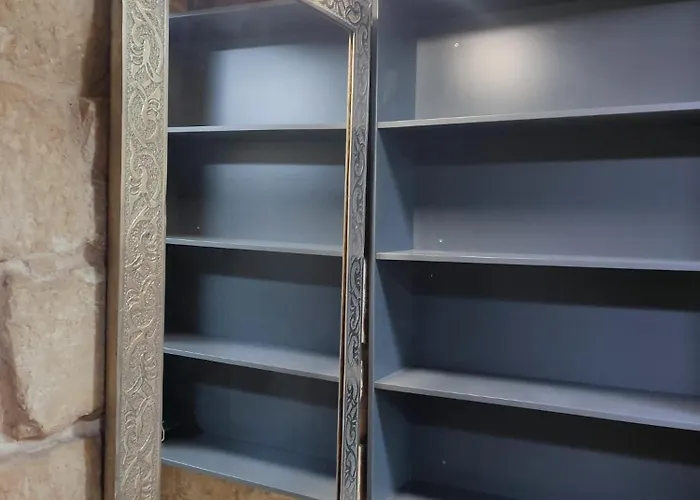 Ruwts Authentic Maisonette